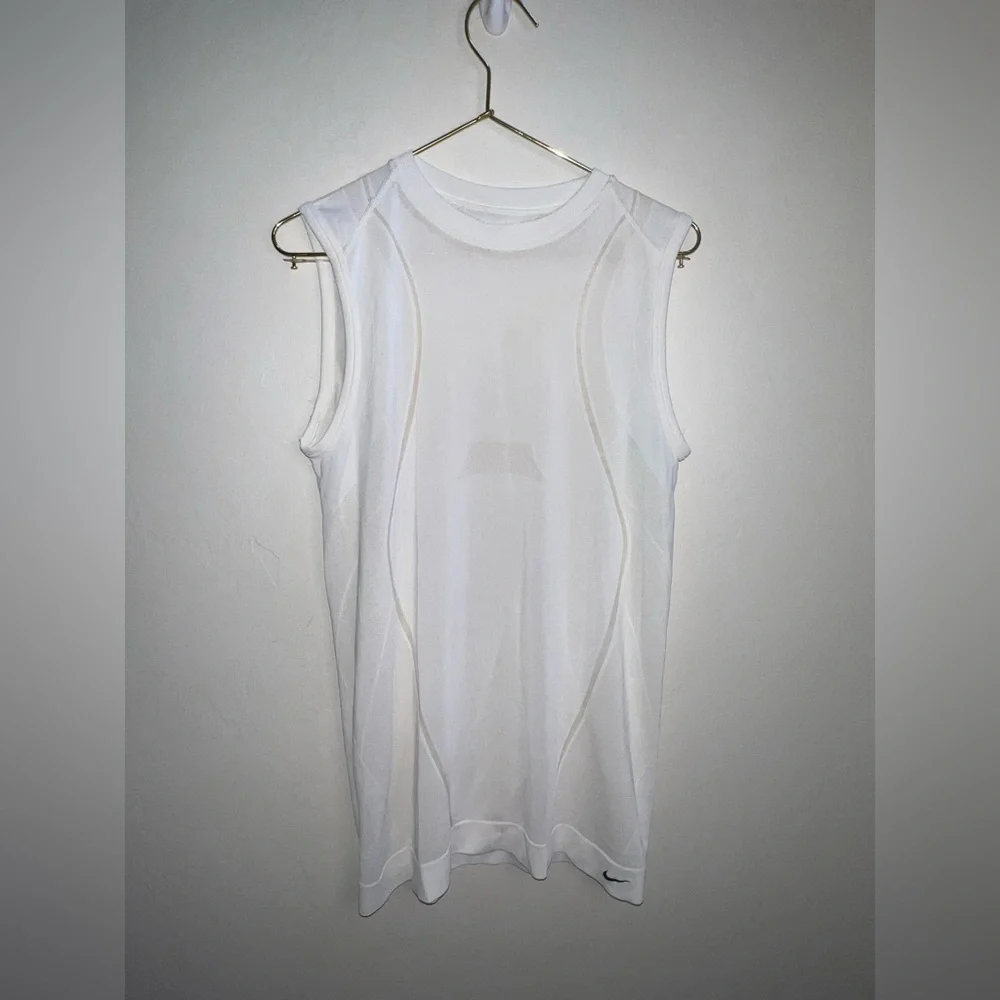 Nike White Performance‎ Sleeveless Gauze Tank large